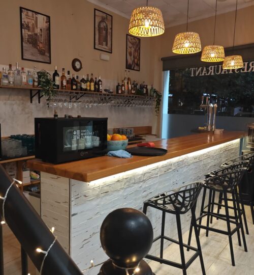 🏖️ Traspaso local de tapas con gran terraza en Dénia (Alicante)