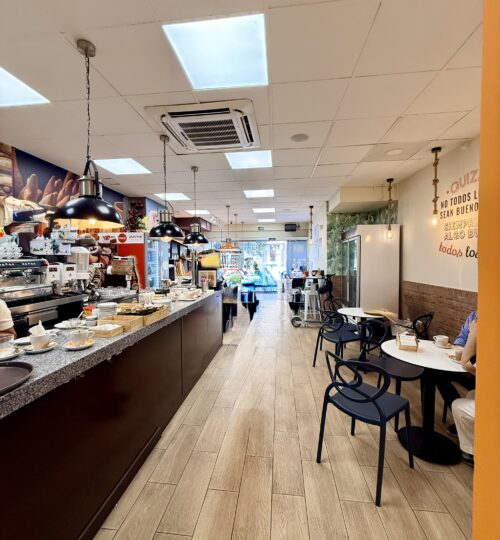 Traspaso de cafetería con cocina en Benimaclet – 160 m²